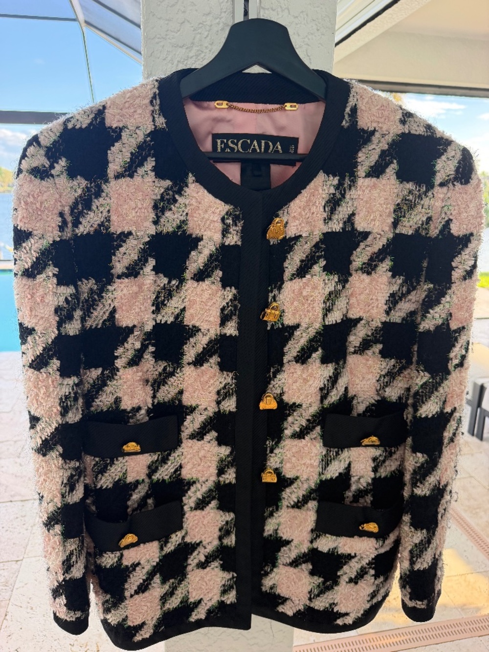 ESCADA by Margaretha Ley ESCADA Women’s Tweed Jacket – Size 40 – Pink/Black – Go
